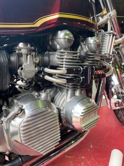 KAWASAKI ゼファー750用 クラッチカバー貼付FINカバー 接着剤付属 KAWASAKI ゼファー750用 クラッチカバー貼付FINカバー 接着剤付属