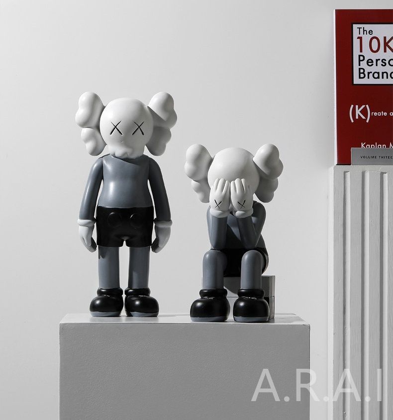 2体セット】【新品未使用】【割引価格】 フィギュア カウズ KAWS Companion Open Edition GREY 30センチ 19センチ  2体セット - メルカリ