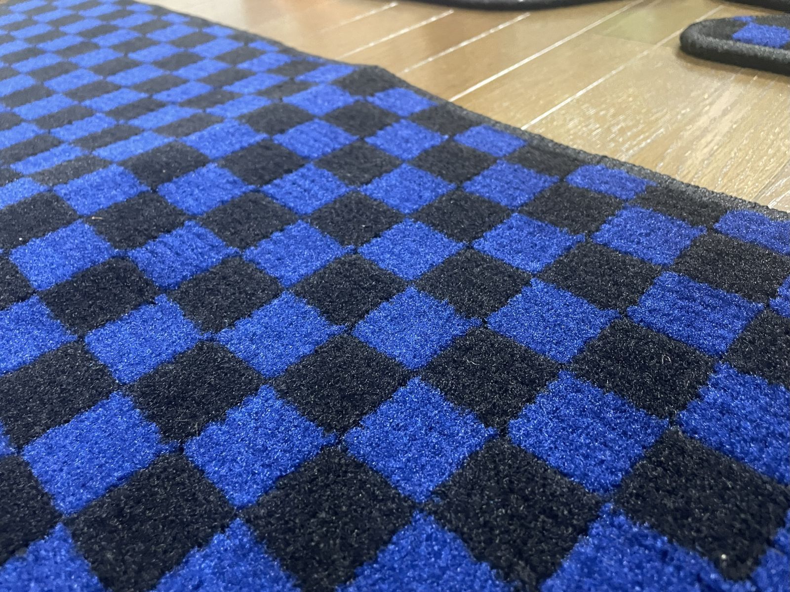 フロアマット ハイエース200系 スーパーGL ワイド チェッカー ブルーXブラック