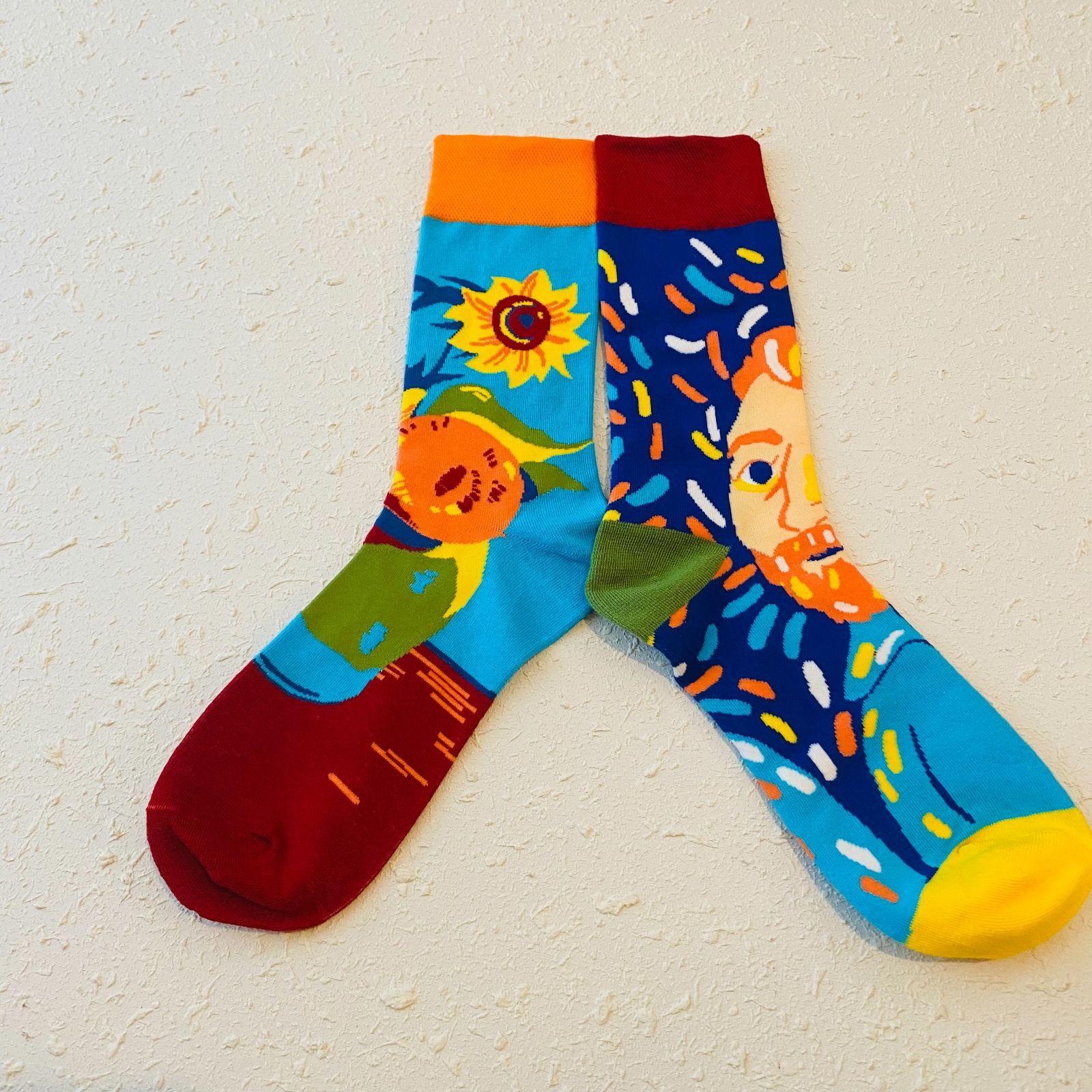靴下 ゴッホひまわり非対称ソックス プレゼントやお揃いでも！ツートン