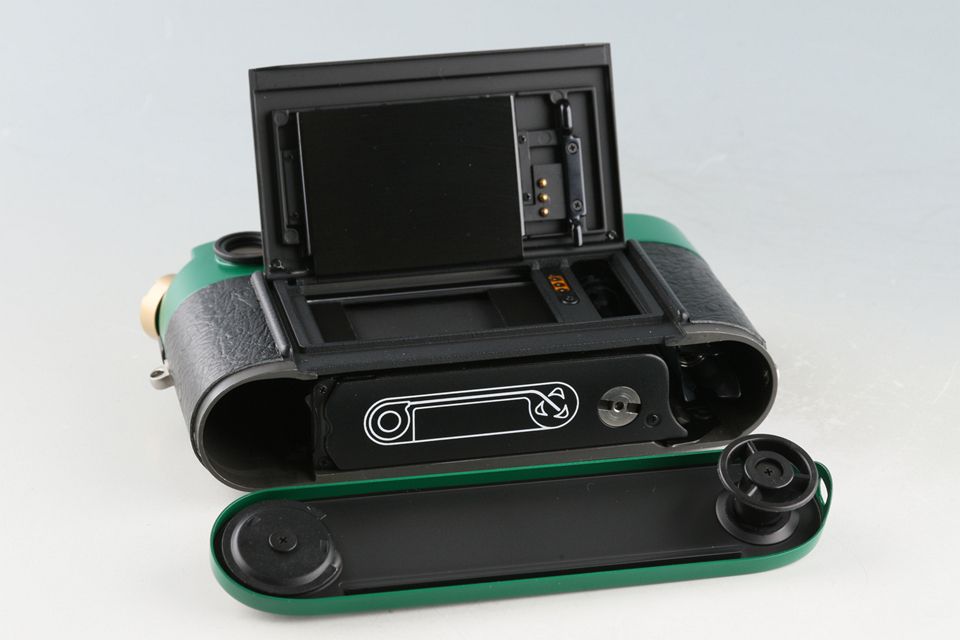 Leica M6 TTL 0.58 + Elmarit-M 28mm F/2.8 Repainted Green