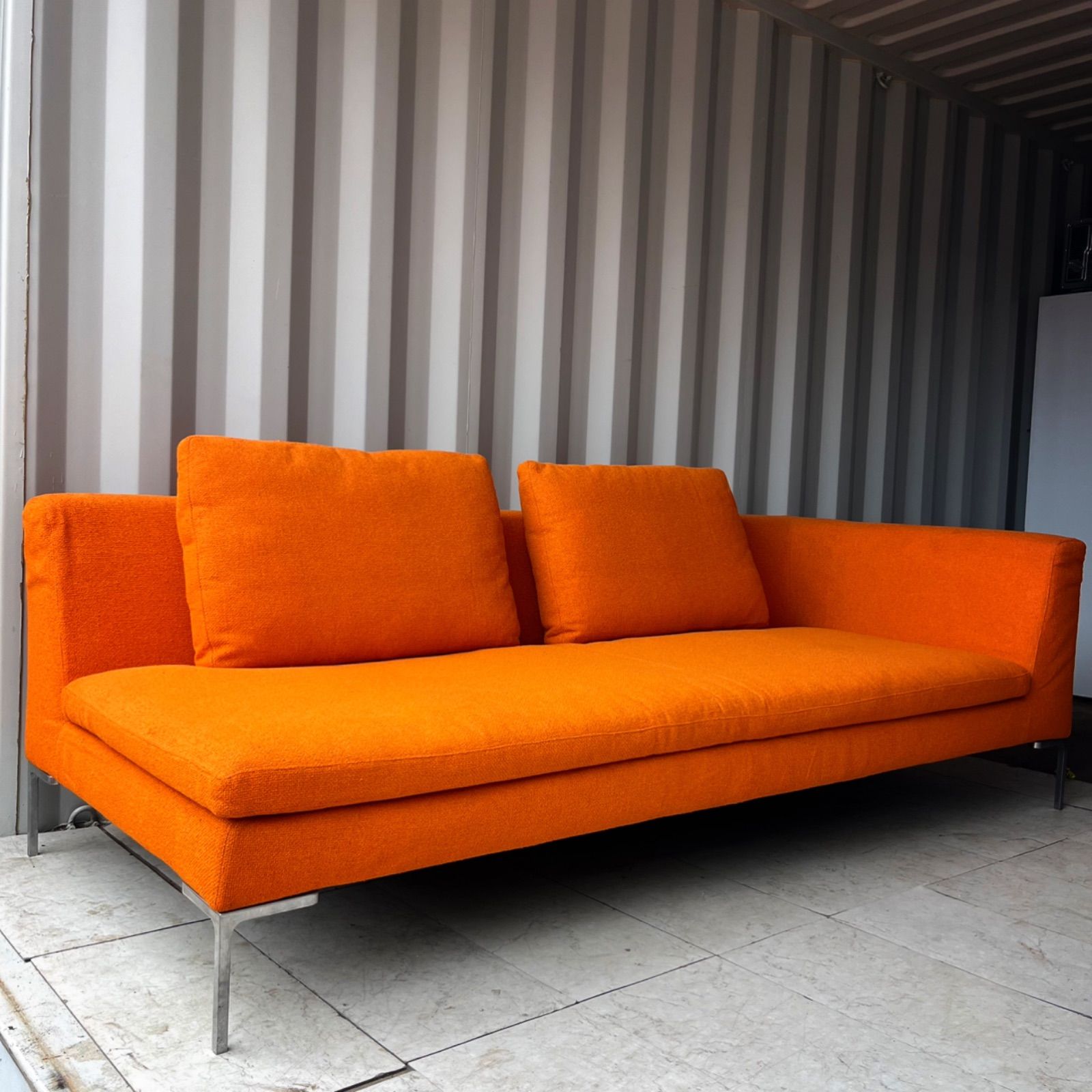 取付無料！b&bイタリア チャールズ オレンジファブリック右アームソファ✨ 取付無料！b&bイタリア チャールズ オレンジファブリック右アーム