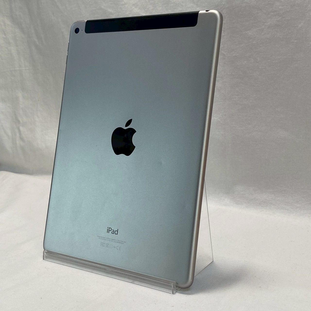芸能人愛用のルームウェア 訳あり】iPad/Air/2/64GB/シルバー/Wi-Fi+Cellular/バッテリー iPad本体