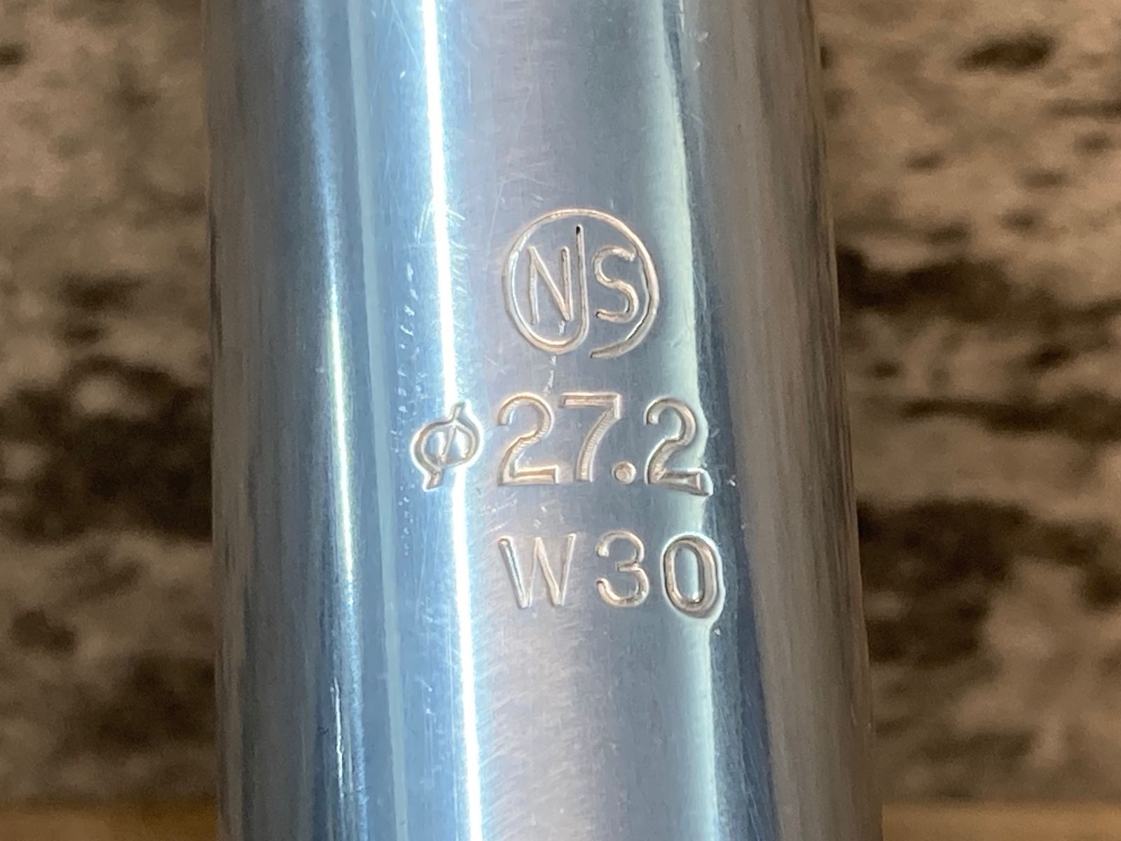 JD136 日東 NITTO NJ・SP72-W30 アルミ シートポスト Φ27.2 210mm NJS