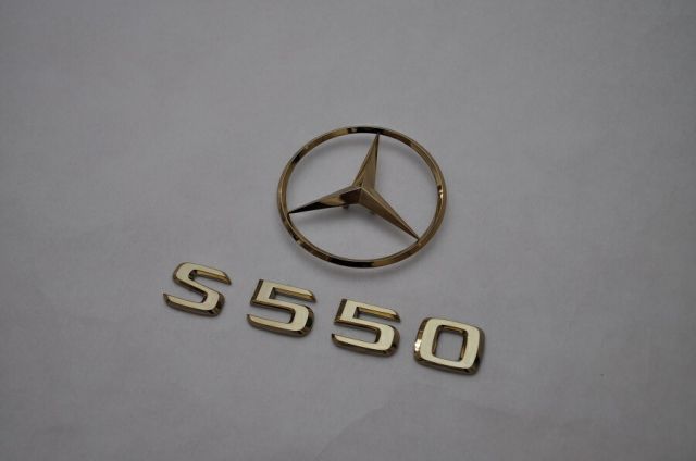 Ｗ２２１　ベンツ　Ｓクラス　ゴールドエンブレムリア２点ＳＥＴ　　INVENTER/grow/メッキ/ブラッククローム/ゴールド/車エンブレム/車パーツ/