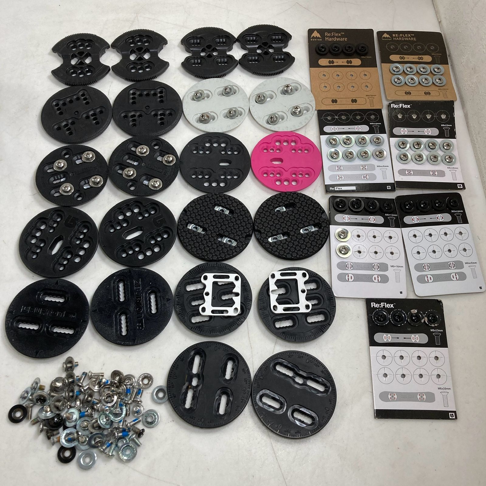 スノーボード ビンディング ディスクのみ 22点 まとめ商品 ネジ大量 サロモン、バートン、FLOW、その他ノーブランド  2.40kg