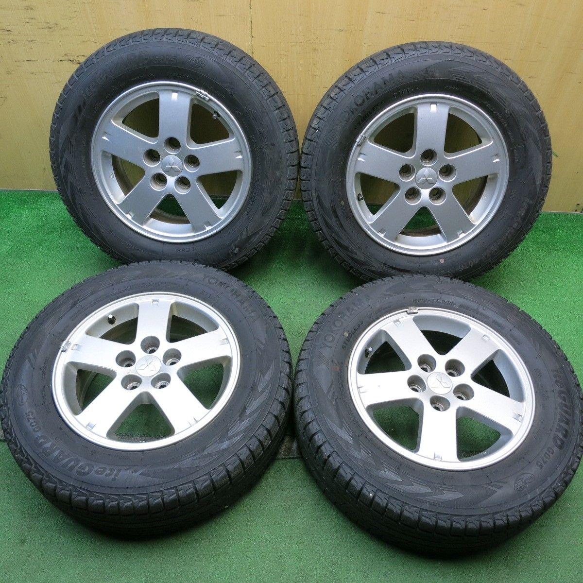 デリカD5純正アルミ　スタッドレスタイヤ デリカD5 純正スタッドレス付き