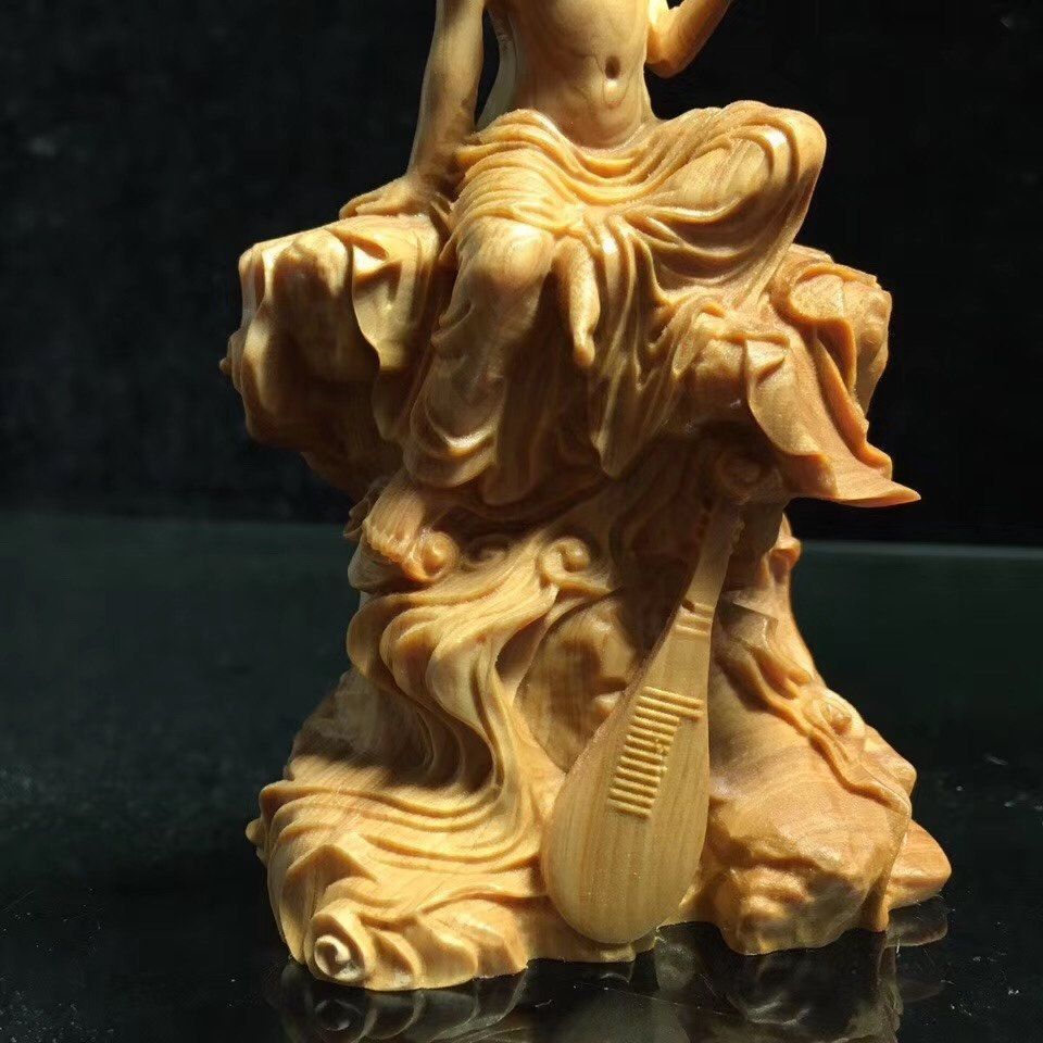 天女のオブジェ 天女のオブジェ 10年かけた傑作、三越本店「天女像」が話題 その由緒