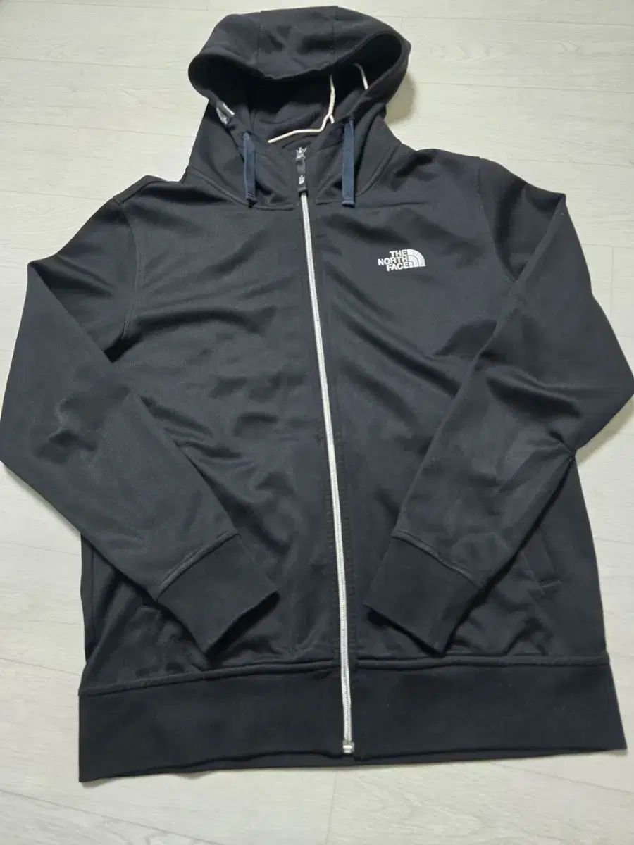 THE NORTH FACE(ザノースフェイス) フード付き ジップアップパーカー 出品