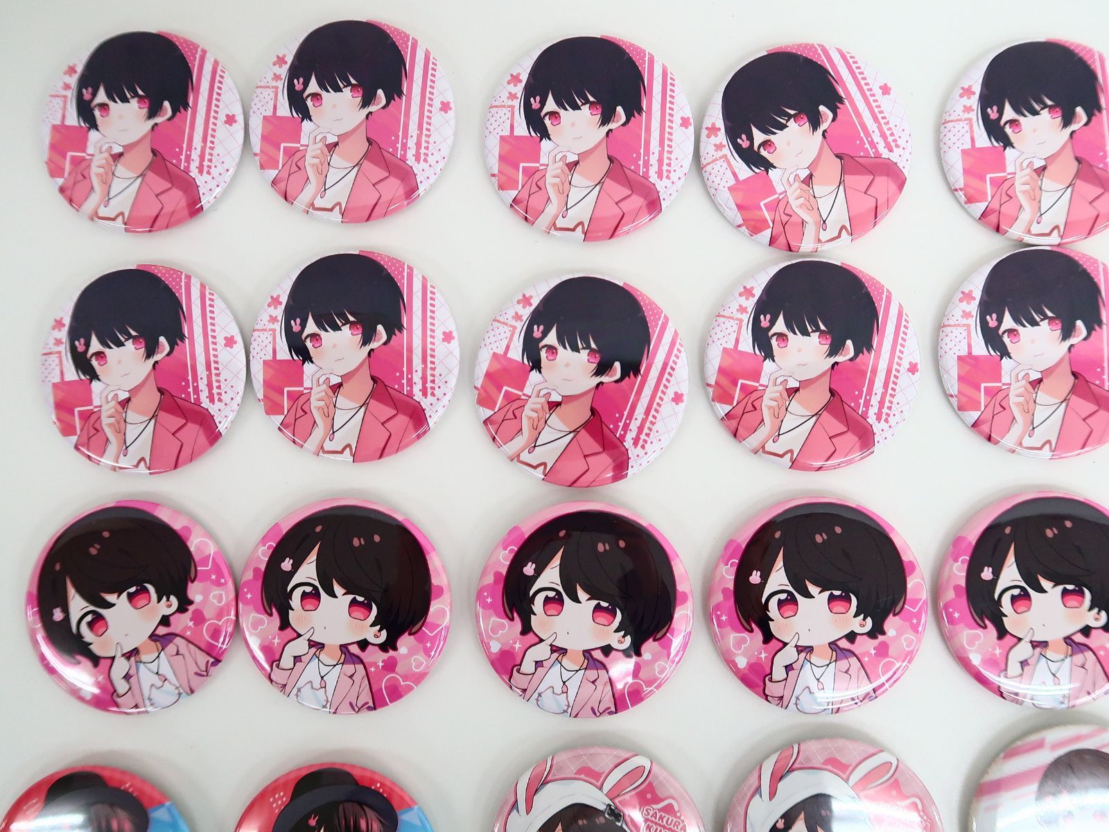 ちょこらび さくらくん 缶バッジ 32個 ちょこらび さくらくん。 缶バッジ - メルカリ