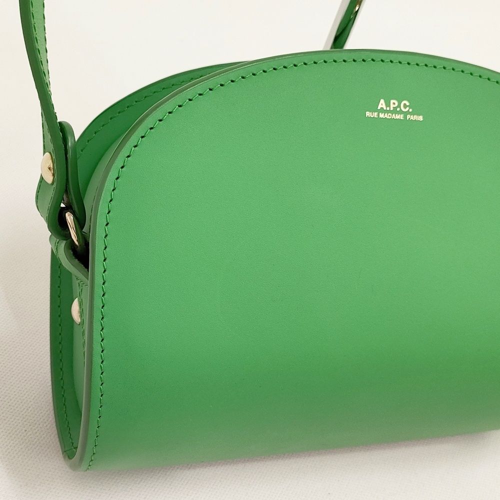 A.P.C. ハーフムーン ミニ ショルダーバッグ グリーン