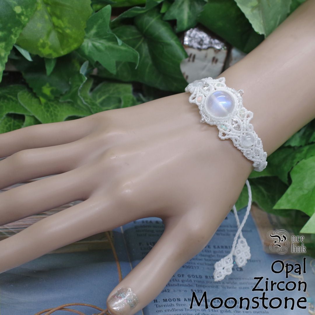 ロイヤルブルームーンストーン オパール