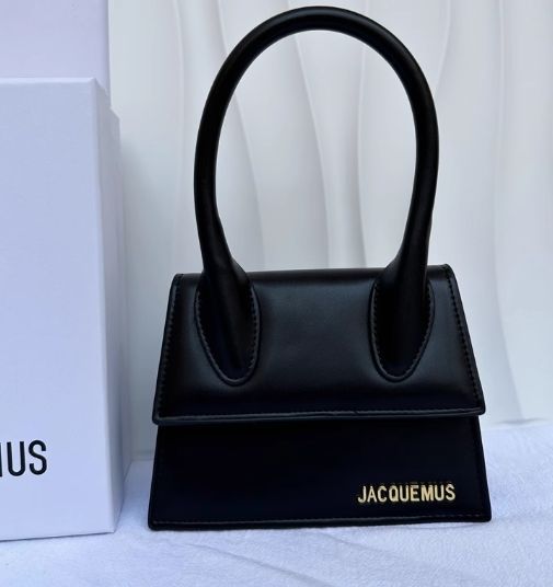 数量限定セール】《JACQUEMUS》 ジャックムス ミニショルダーバッグ 