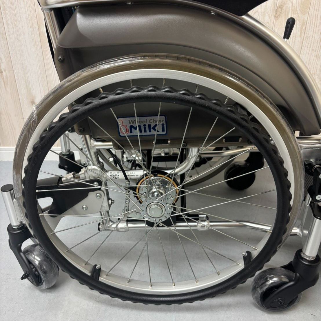 Miki 自走車椅子