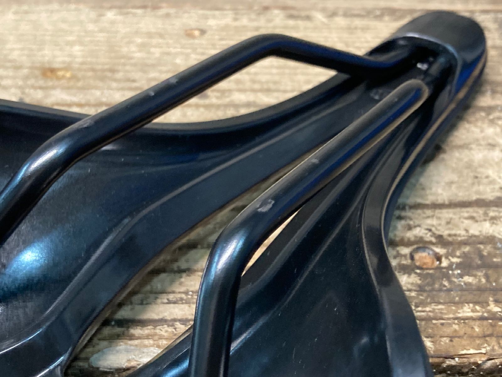 スタイリッシュな JM380 スペシャライズド SPECIALIZED ROMIN EVO COMP GEL サドル 黒 143mm Hollow CRMO レール