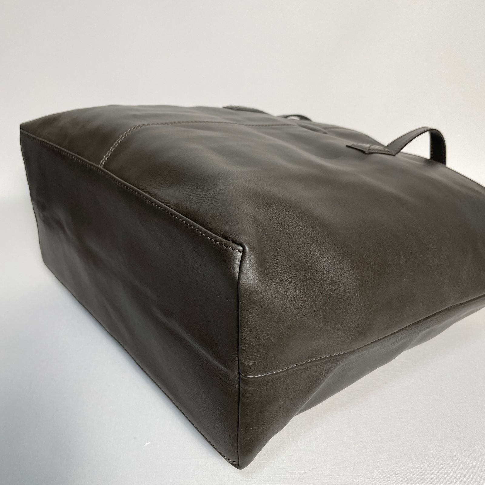 2502-147｜美品｜トッズ トートバッグ レザー ダークカーキ - メルカリ 