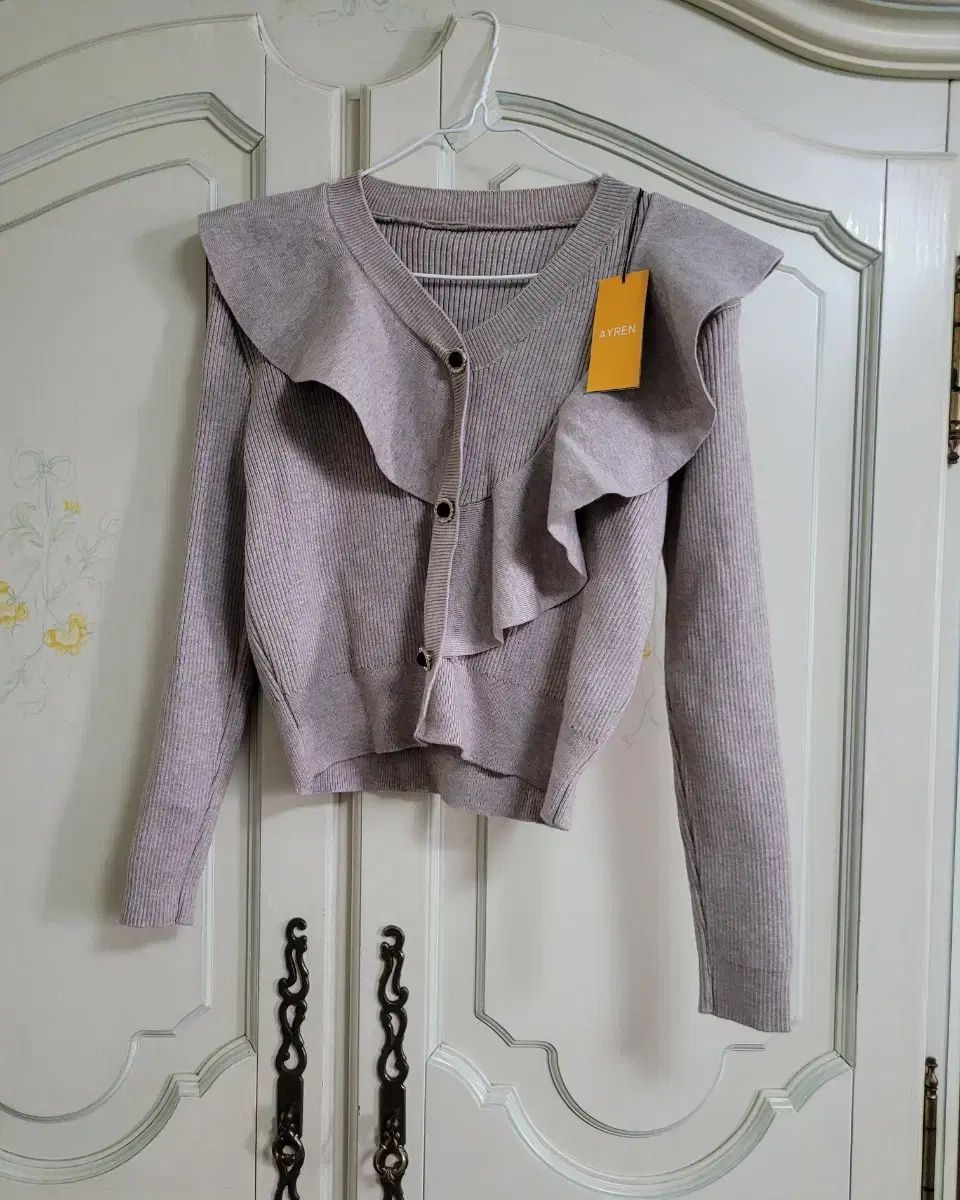 フォクシーブティック Cardigan Half Moon 40754 カーディガン F ホワイト 2023年 増産品 IT2LS9VC99EG FOXEY BOUTIQUE - フォクシーブティック Cardigan Half Moon