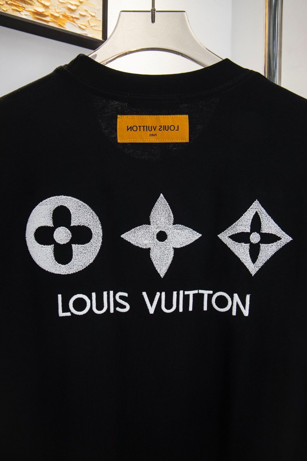 【極美品】LOUIS VUITTON Tシャツ 半袖 アルファベット 刺繍 XS 極美品】LOUIS VUITTON Tシャツ 半袖 アルファベット 刺繍 XS
