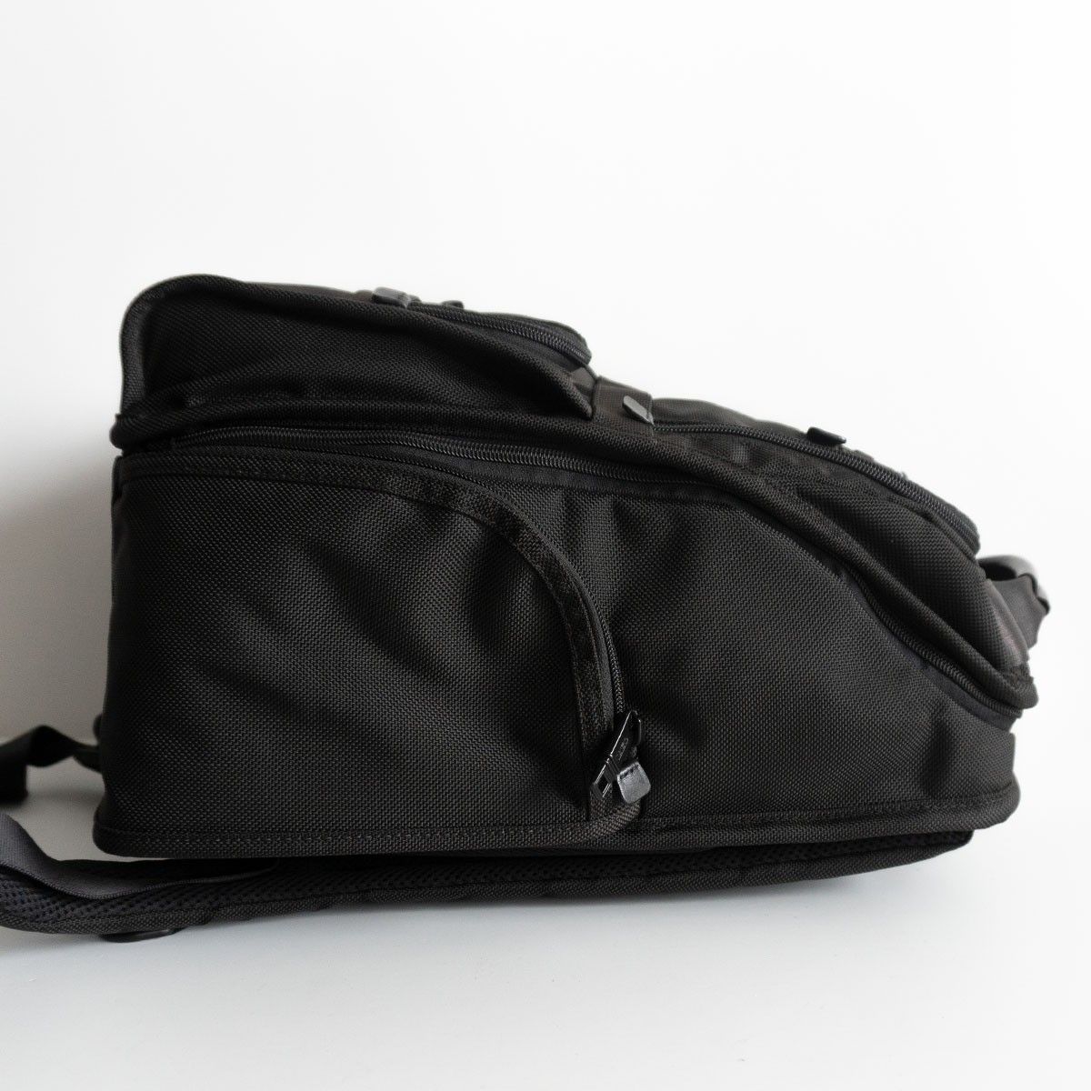 （最終値下げ)極美品 TUMI トゥミ ALPHA2ビジネスバッグ ブラック 美品】 TUMI トゥミ 【26173DH/ALPHA2 コンパクト ラップトップ