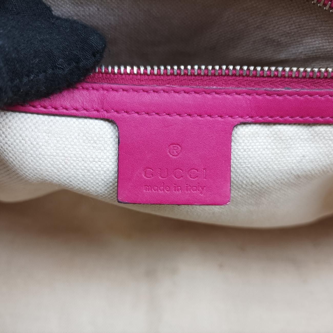 グッチGucciマイクログッチシマレッドパテント309617B015290070