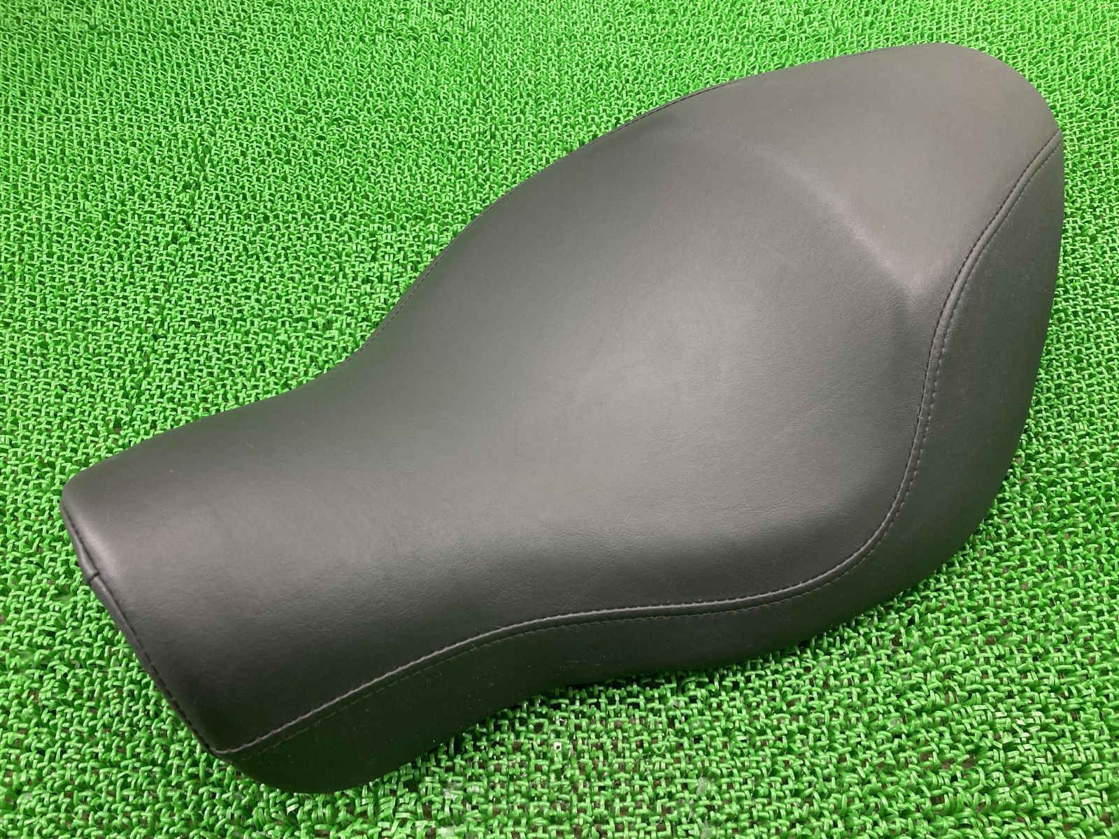 ハーレーシート XL883L シート 5HD4CMM1X5K438*** ハーレー 純正 中古 2005年式