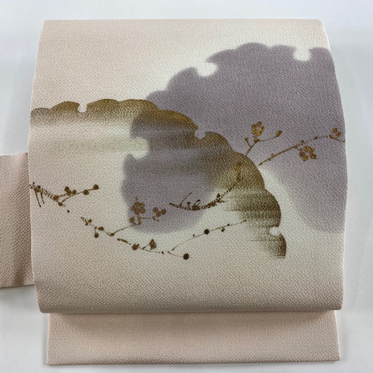 名古屋帯 秀品 雪輪 枝梅 金彩 縮緬 ピンクベージュ 正絹