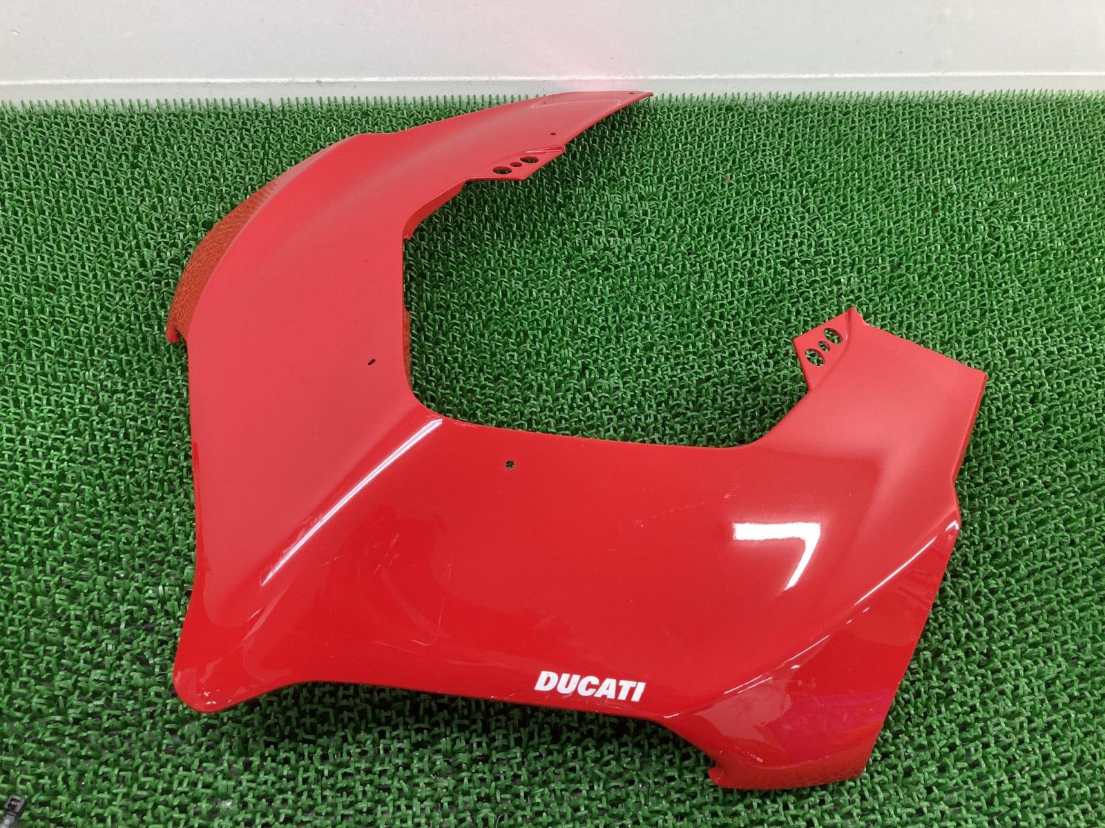 パニガーレV4 アッパーカウル 赤 481.1.398.1A ドゥカティ 純正 中古 バイク 部品 PanigaleV4S フロントカウル ガーニッシュ 車検 Genuine 37 パニガーレV4 アッパーカウル 赤 481.1.398.1A ドゥカティ 純正 バイク