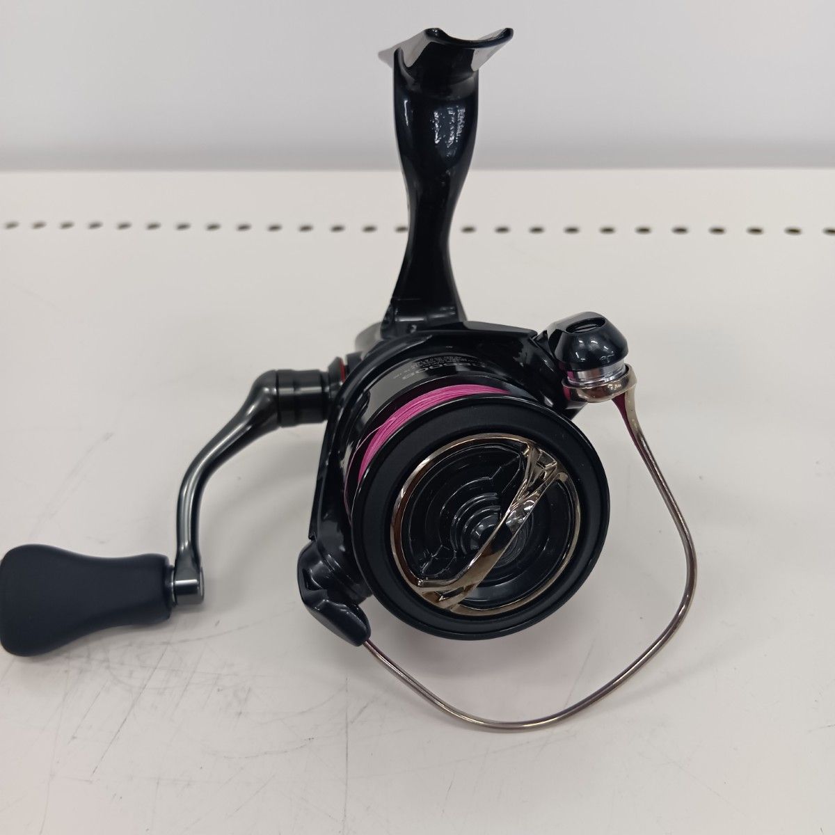 SHIMANO シマノ 047038 釣り用品 リール スピニングリール 24