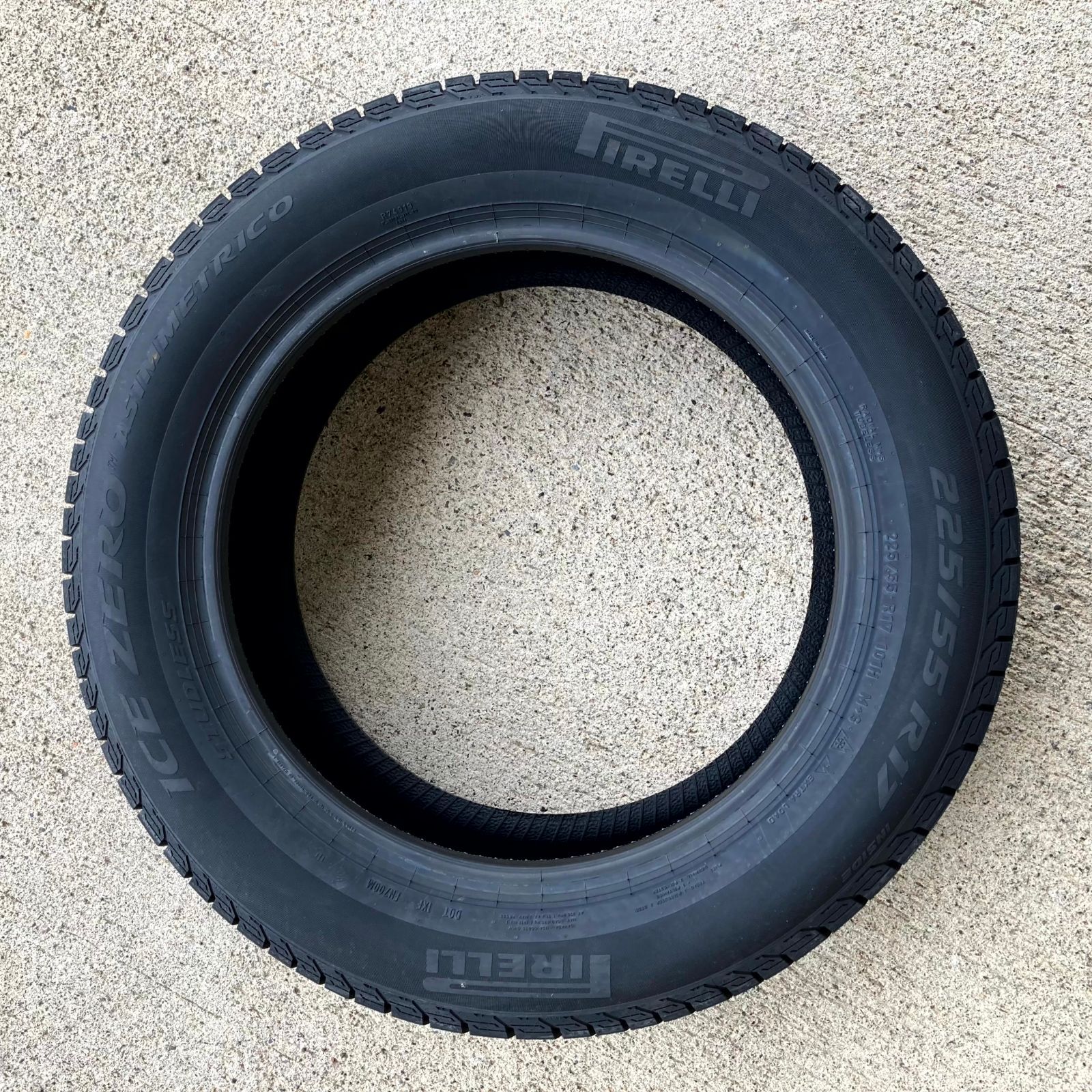 新品 ピレリ アイスゼロアシンメトリコ 225/55R17 スタッドレスタイヤ 