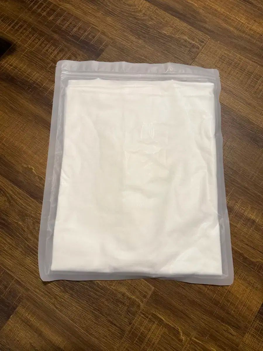 アーカイブエプク Tシャツ