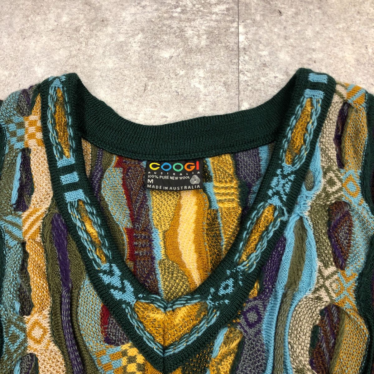 COOGI クージー 3Dニット 立体編み 総柄編み セーター ニット Vネック