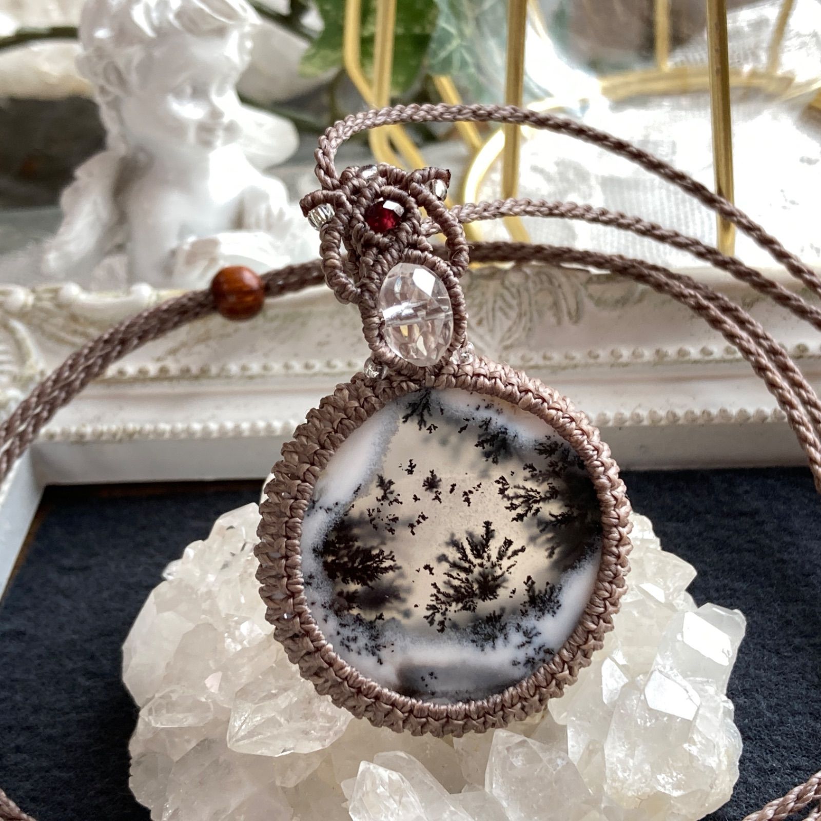 デンドライトオパール （デンドリティック・オパール）天然石マクラメ