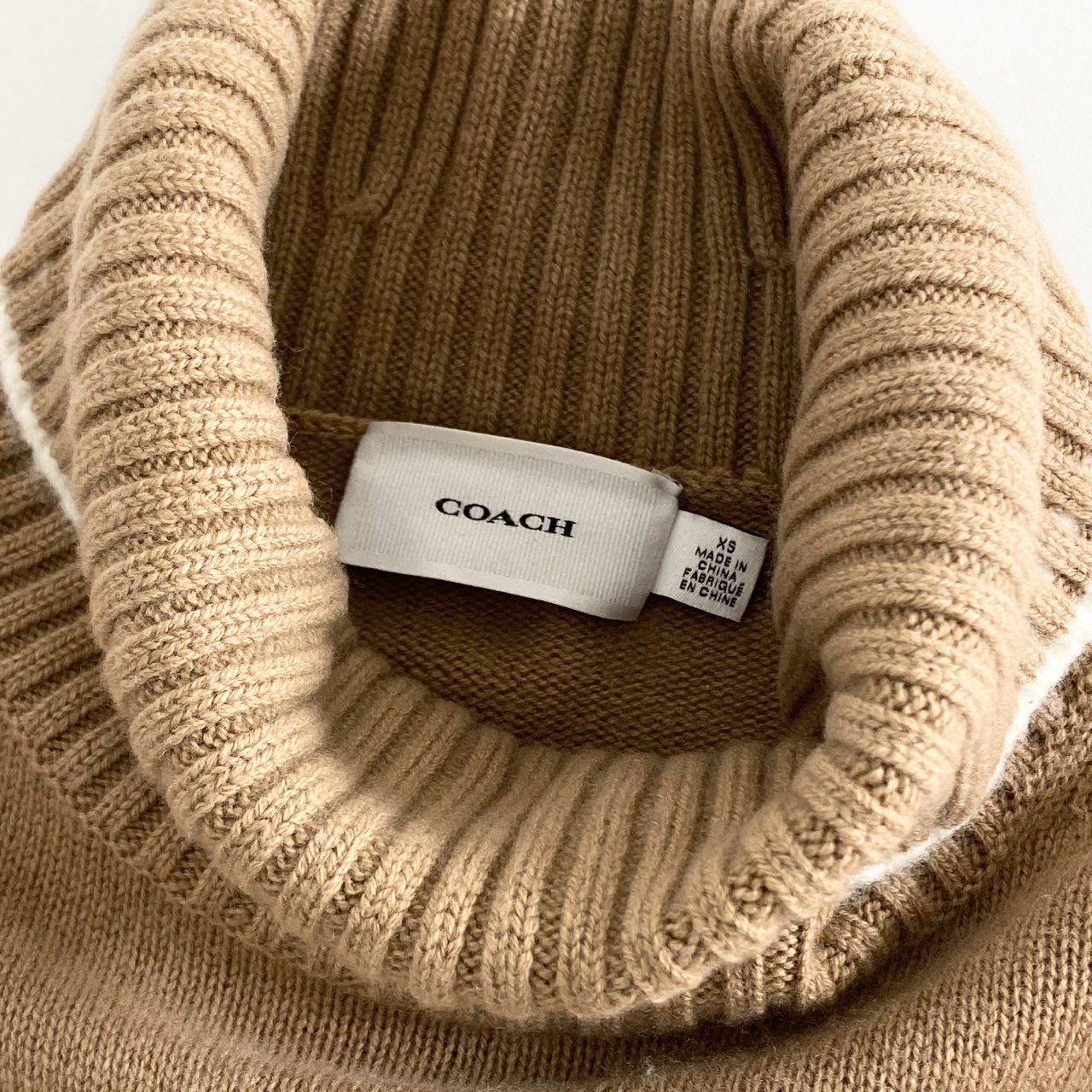 33h30 COACH コーチ フロントロゴ カシミヤ入り タートルネック