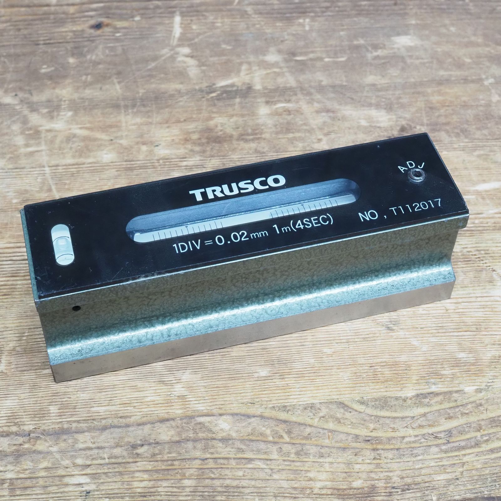 新潟精機（SK） 精密平形水準器 JIS A級 150x0.02 FLA-150002 1個