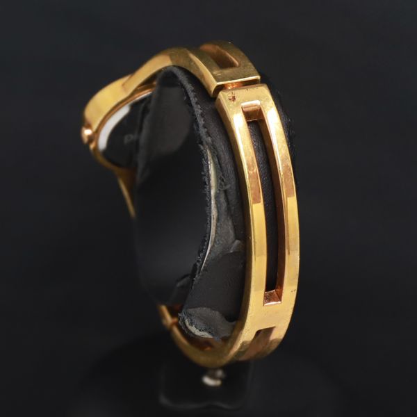 ピエールカルダン レディース　腕時計　スクエアケース　稼動品 pierre cardin - 商品：ピエールカルダン レディース腕時計