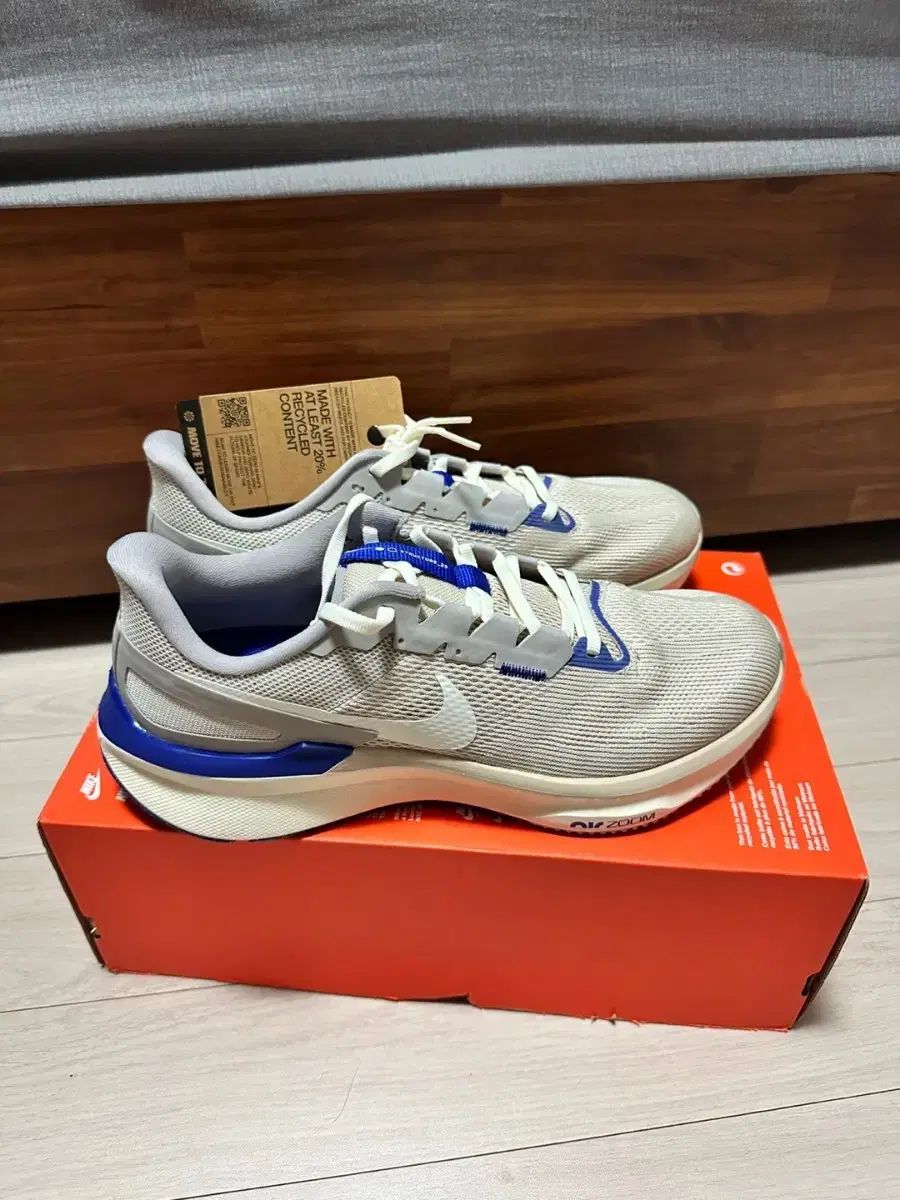 着陸に失敗した製品 NIKE ナイキ ズーム構造 25 ランニングシューズ 265 280