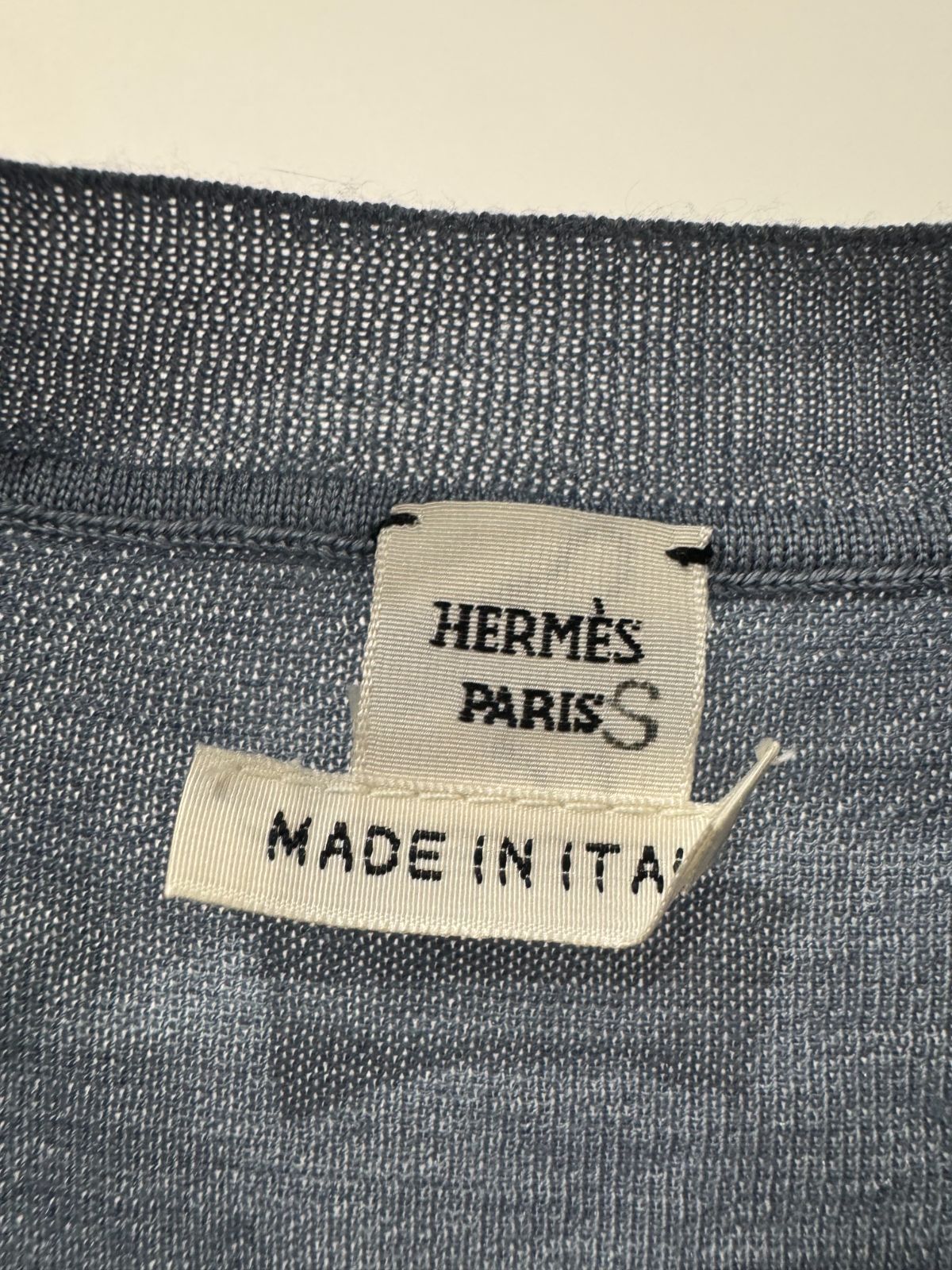 ロゴ刺繍 ニットベスト