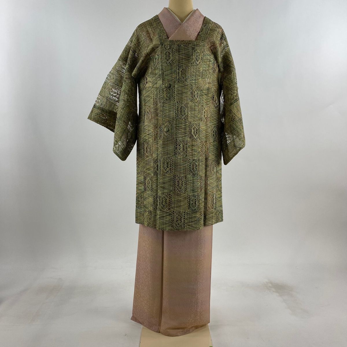道行 身丈97.5cm 裄丈61.5cm S 和装コート 角衿 幾何学 茶緑色 正絹 秀品