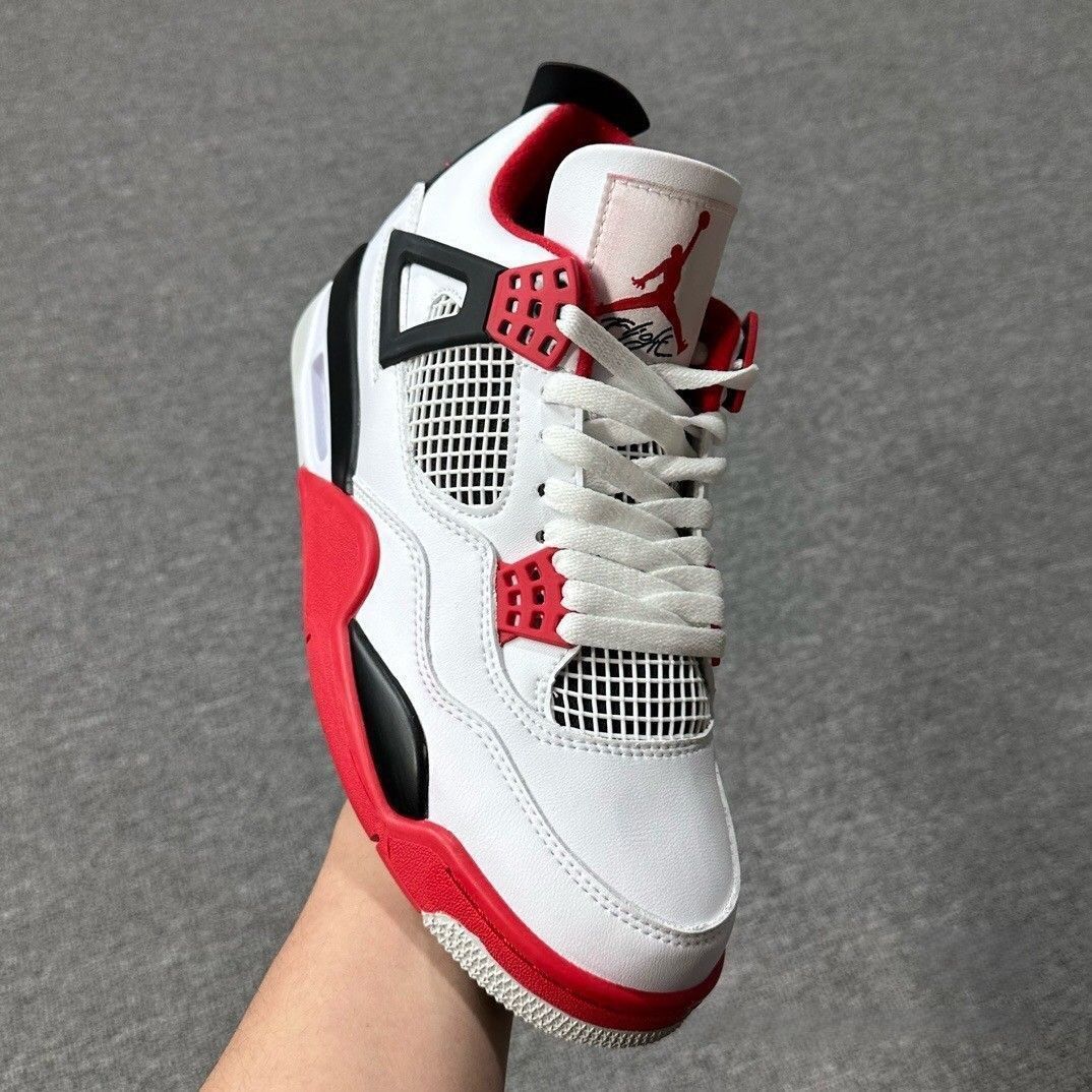 お値下げしました??即購入?? NIKE AIR JORDAN 4 RETRO OG 