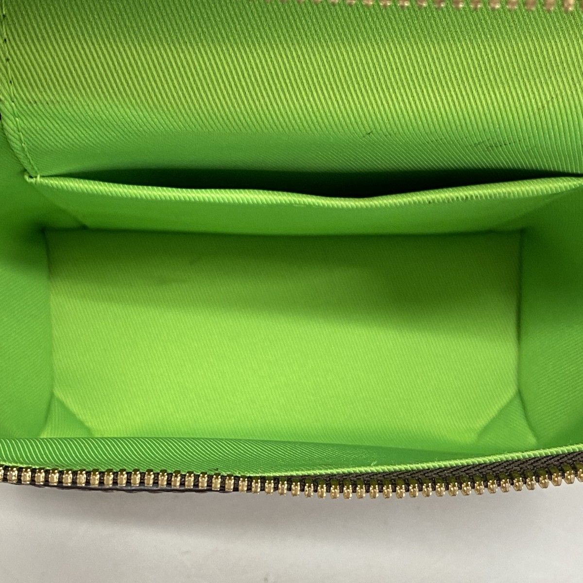 ブラウン グリーン