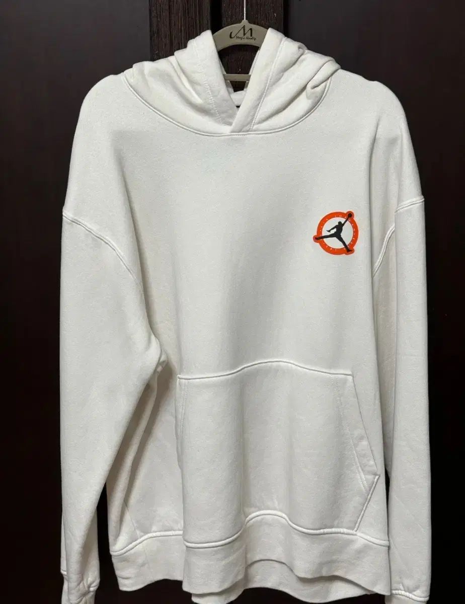 【雷市場（ポンジャン）商品韓国直送】 Nike(ナイキ） ジョーダン フード付きTシャツ