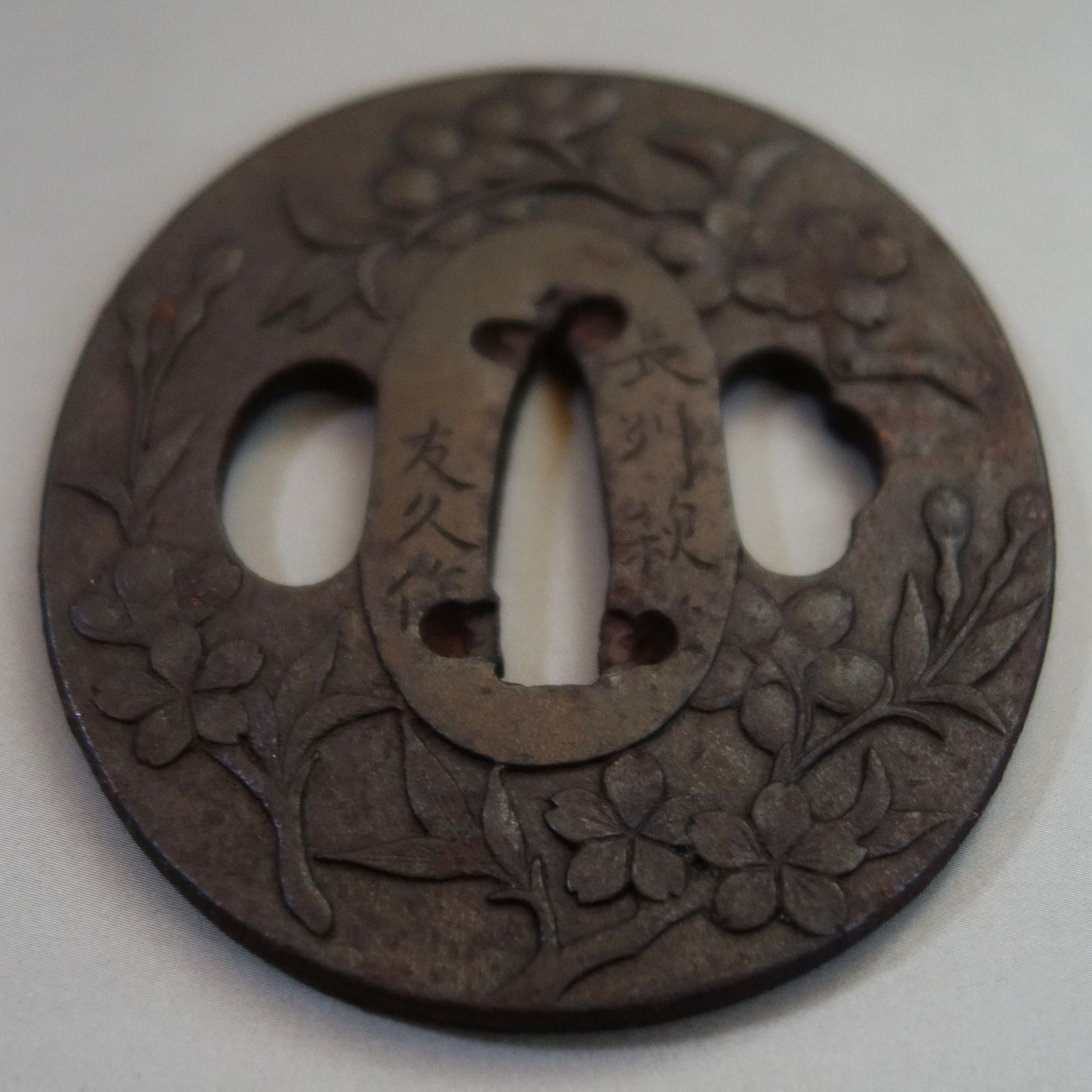 等身大 兜 日本兜 鋳鉄 鉄製兜 年代物 骨董 出世兜 金属製 鋳物 伝統飾り 等身大 兜 日本兜 鋳鉄鉄製兜 年代物 骨董 出世兜 金属製 鋳物