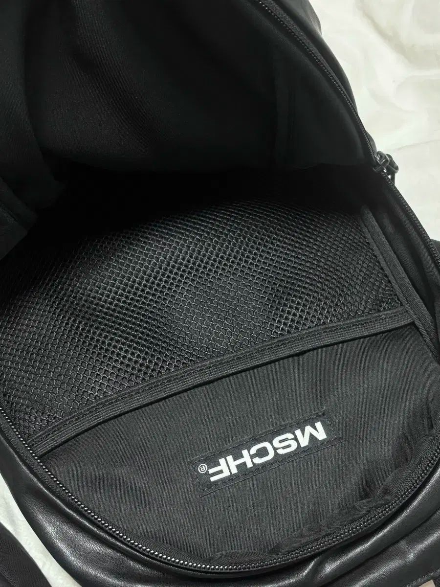 MSCHF(ミスチーフ) ミニ ロンバス リュック リュックサック ☆関税/送料込☆MSCHF☆FOLDABLE LEATHER SLING BAG (MISCHIEF