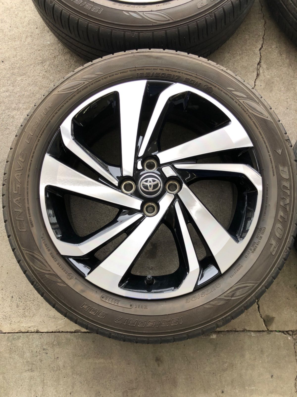 トヨタ ライズ ダイハツ ロッキーホイールタイヤセット ダイハツ