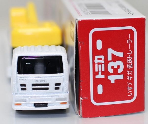 USED トミカ ロングタイプトミカ 137 いすゞギガ 低床トレーラー