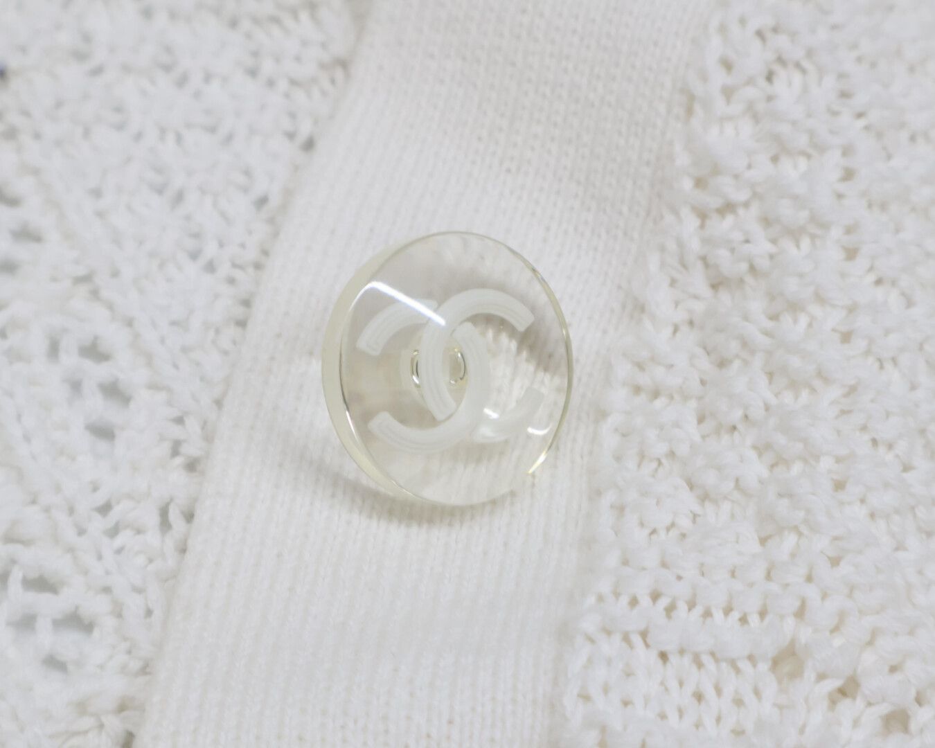 美品/国内正規 CHANEL シャネル P58573K07667 クリアココマークボタン ショートスリーブ レース カーディガン 34  レディース CHANEL シャネル 【美品/国内正規】P58573K07667 クリアココ
