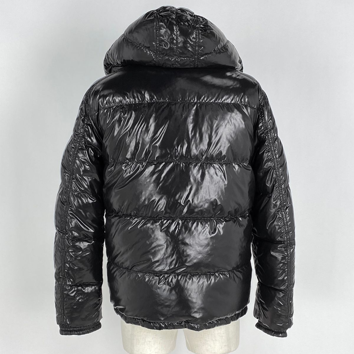 モンクレール MONCLER リバーシブル ダウンジャケット 防寒 キルティング Z7HJ944 アウター ダウンジャケット ブラック カーキ メンズ  【中古】 - メルカリ