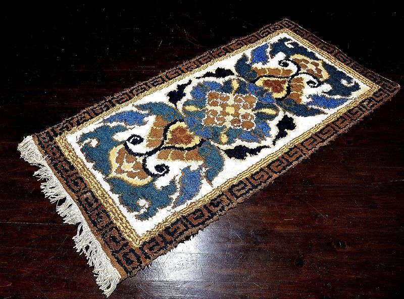 鍋島緞通 鍋島段通 1畳敷 蟹牡丹縁二重雷紋地 鍋島緞通 蟹牡丹