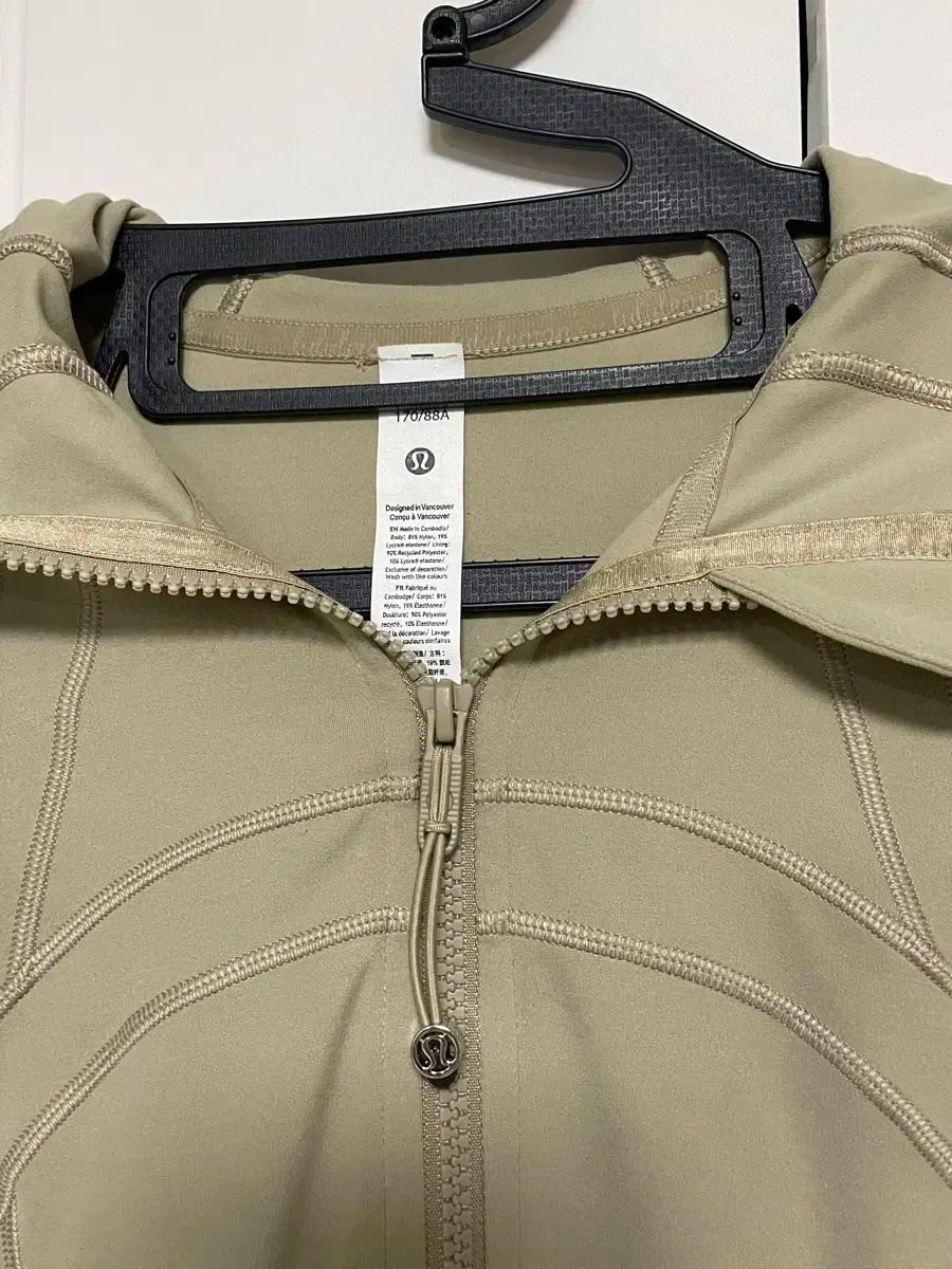 lululemon ルルレモン クロップド フード 定義 ジャケット リラックス オーク shok