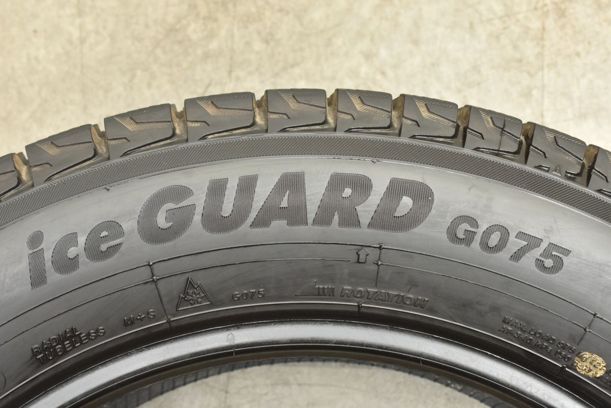 NXRXエクストレイルに235/60R18インチスタッドレスヨコハマバリ溝美品